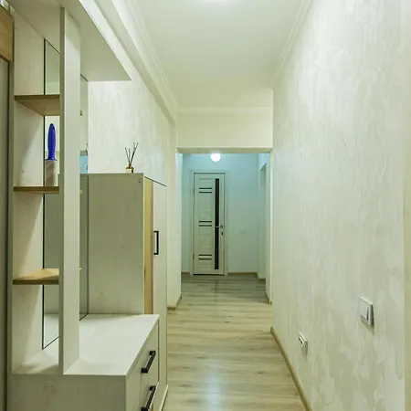 Apartaments Nazarbaeva 235 Almaty Exterior photo